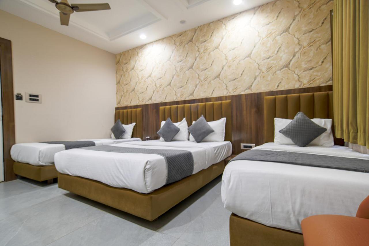 Hotel Miracle 2Km From Mahakal Temple Ujjain Eksteriør billede