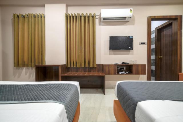 Hotel Miracle 2Km From Mahakal Temple Ujjain Eksteriør billede