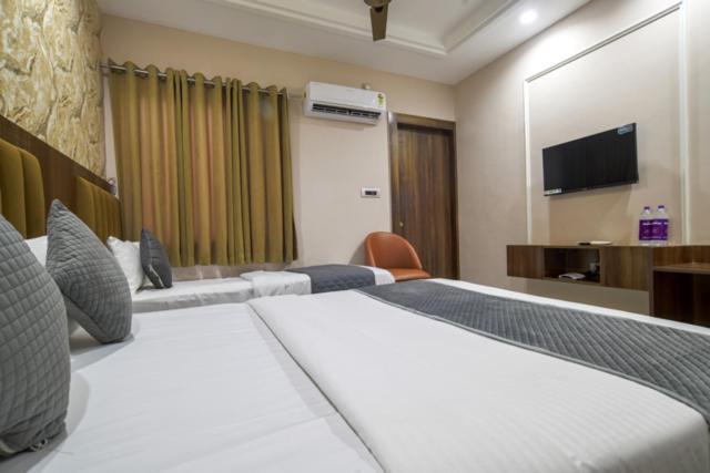 Hotel Miracle 2Km From Mahakal Temple Ujjain Eksteriør billede