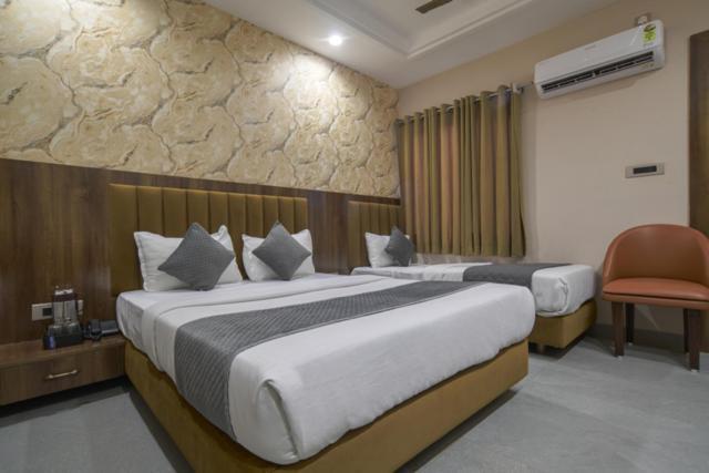 Hotel Miracle 2Km From Mahakal Temple Ujjain Eksteriør billede